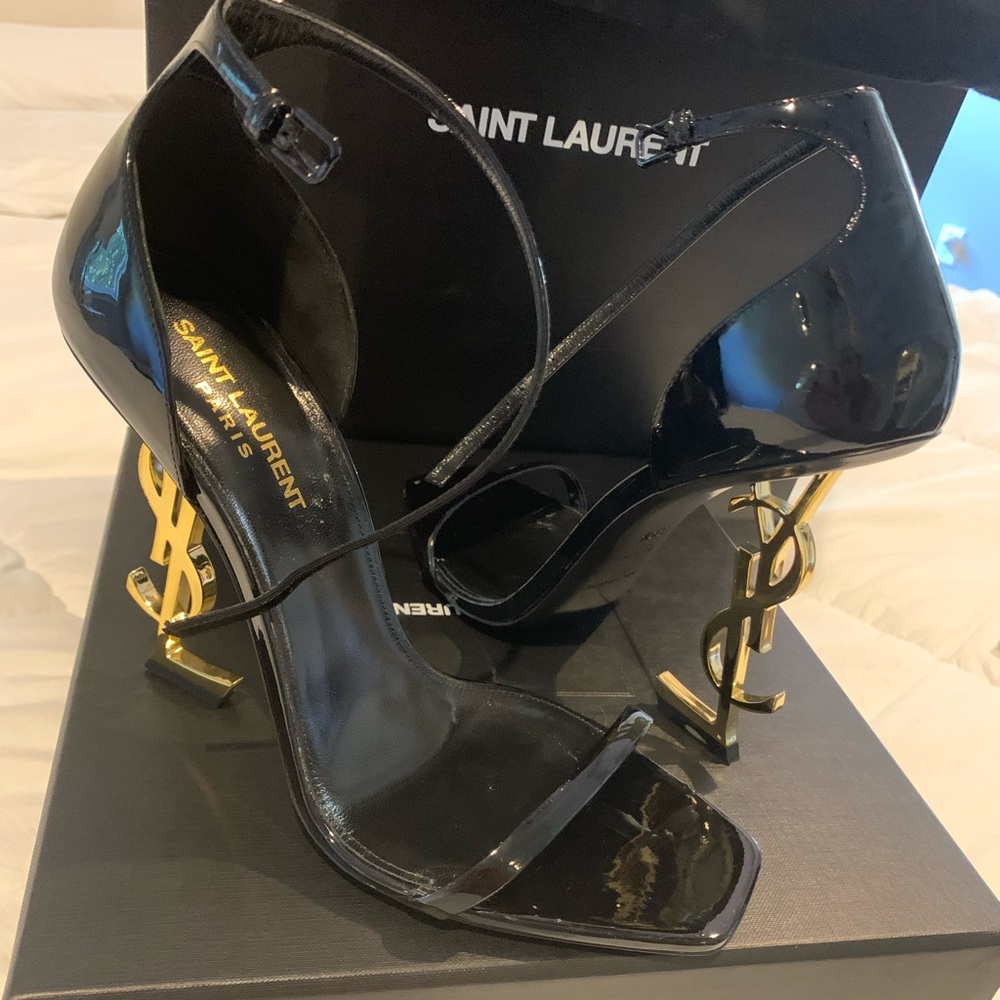 Saint laurent sandal heels in the size 39